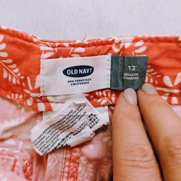 Old Navy Coral & White Floral Print Chino Shorts Girls Size 12 - Picture 4 of 5